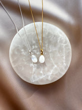 Indlæs billede til gallerivisning WHITE MOONSTONE CRYSTAL NECKLACE - &#39;NUGGET&#39; PENDANT Necklace The Crystal Avenues 
