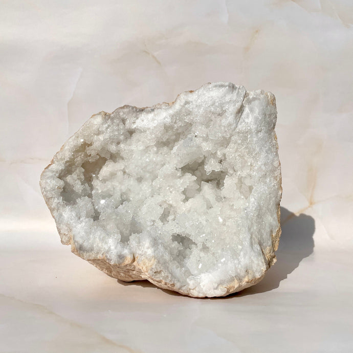 WHITE QUARTZ HALF GEODE XL - 4.4KG (2) The Crystal Avenues 