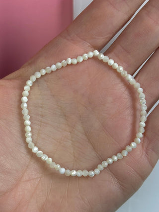 WHITE TROCHIDAE SHELL FACET STRETCH BRACELET Bracelet The Crystal Avenues 