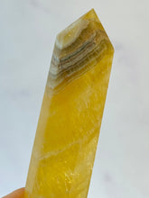 Indlæs billede til gallerivisning YELLOW FLUORITE TOWER (1) tumble stone The Crystal Avenues 
