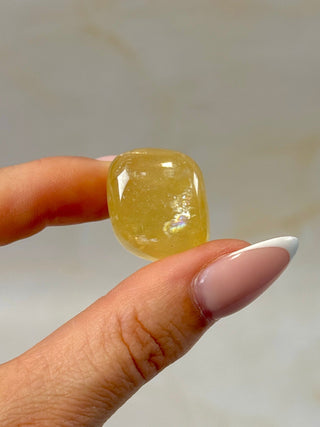 YELLOW OPTICAL CALCITE (8) Tumble Stone The Crystal Avenues 