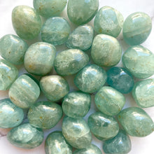 Load image into Gallery viewer, AQUAMARINE TUMBLE STONE (INDIA) The Crystal Avenues 
