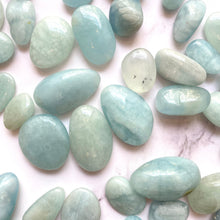 Load image into Gallery viewer, AQUAMARINE TUMBLE STONE (PAKISTAN) The Crystal Avenues 

