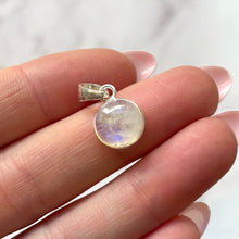 Load image into Gallery viewer, CRYSTAL PENDANT The Crystal Avenues Moonstone 
