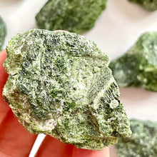 Load image into Gallery viewer, DIOPSIDE RAW tumble stone The Crystal Avenues 
