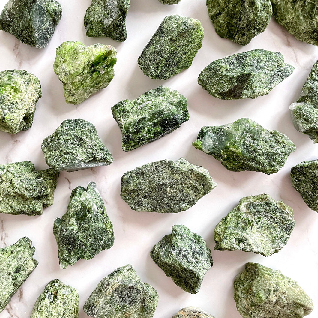DIOPSIDE RAW tumble stone The Crystal Avenues 