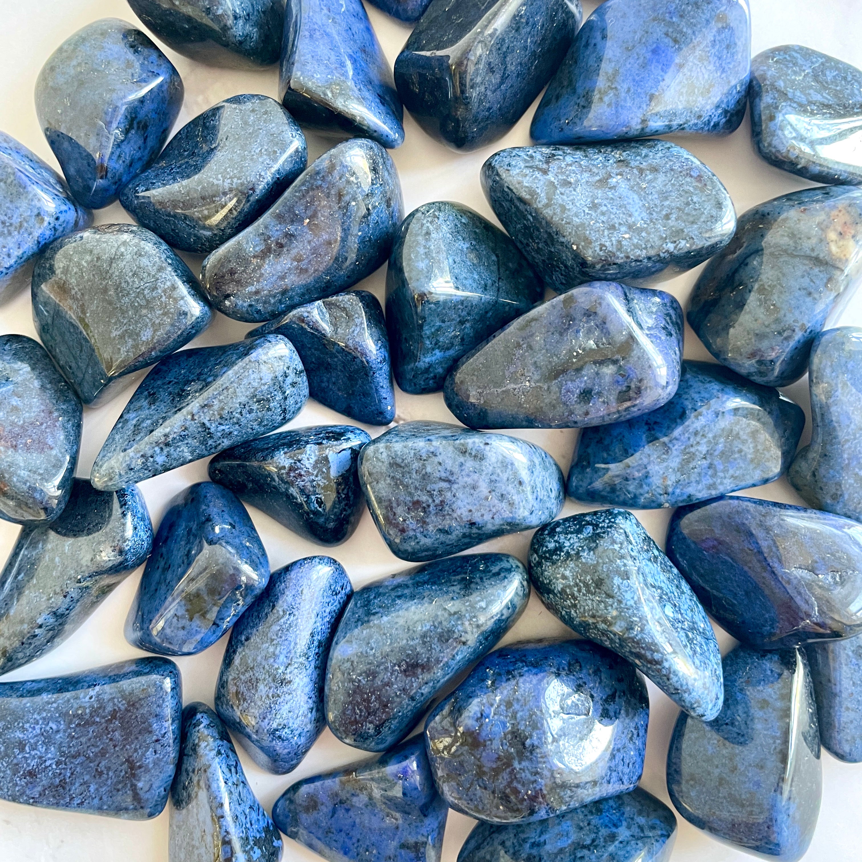 DUMORTIERITE TUMBLE STONE