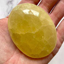 Load image into Gallery viewer, LEMON CALCITE PALM STONE (4) Palmstone The Crystal Avenues 
