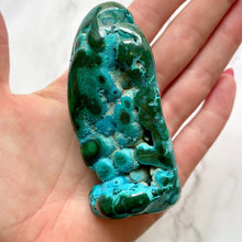 Load image into Gallery viewer, MALACOLLA FREEFORM (5) tumble stone The Crystal Avenues 

