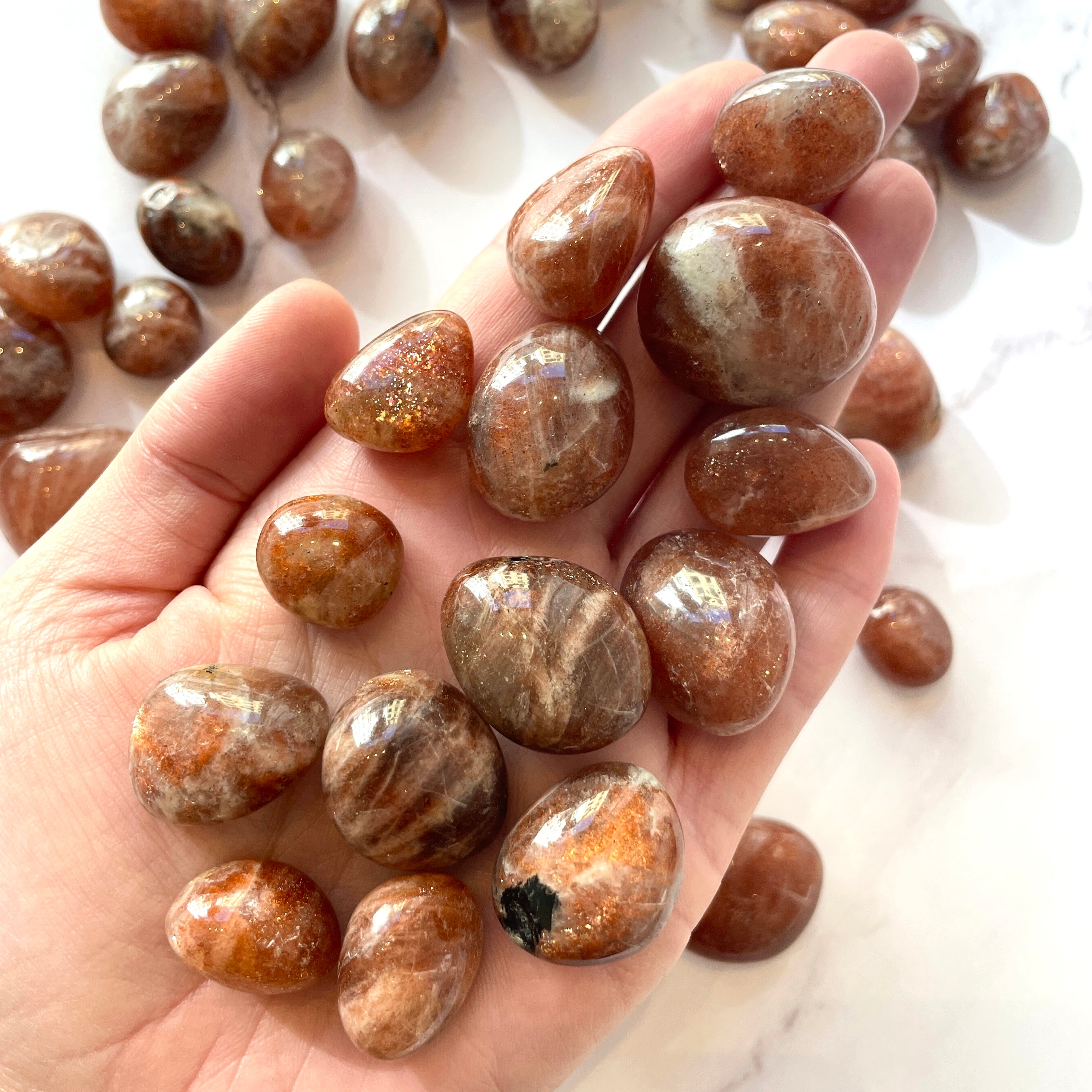 moon sonnensegel stone MOONSTONE W. SUNSTONE TUMBLE STONE – The Crystal Avenues