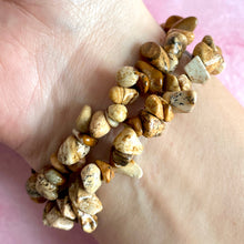 Load image into Gallery viewer, PICTURE JASPER CHIP BRACELET Bracelet The Crystal Avenues 
