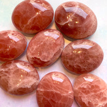 Load image into Gallery viewer, ROSE CALCITE PALM STONE The Crystal Avenues 
