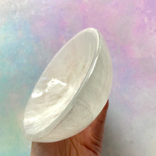 Load image into Gallery viewer, SELENITE BOWL ROUND Crystal Bowl The Crystal Avenues 
