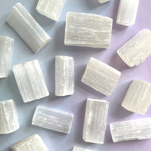 Load image into Gallery viewer, SELENITE RAW MEDIUM Raw Crystal The Crystal Avenues 

