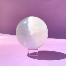 Load image into Gallery viewer, SELENITE SPHERE 8 CM. The Crystal Avenues 
